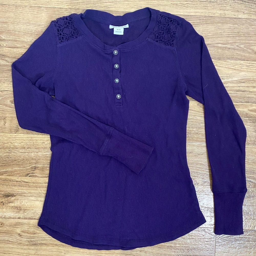 ARIAT- long sleeve knit